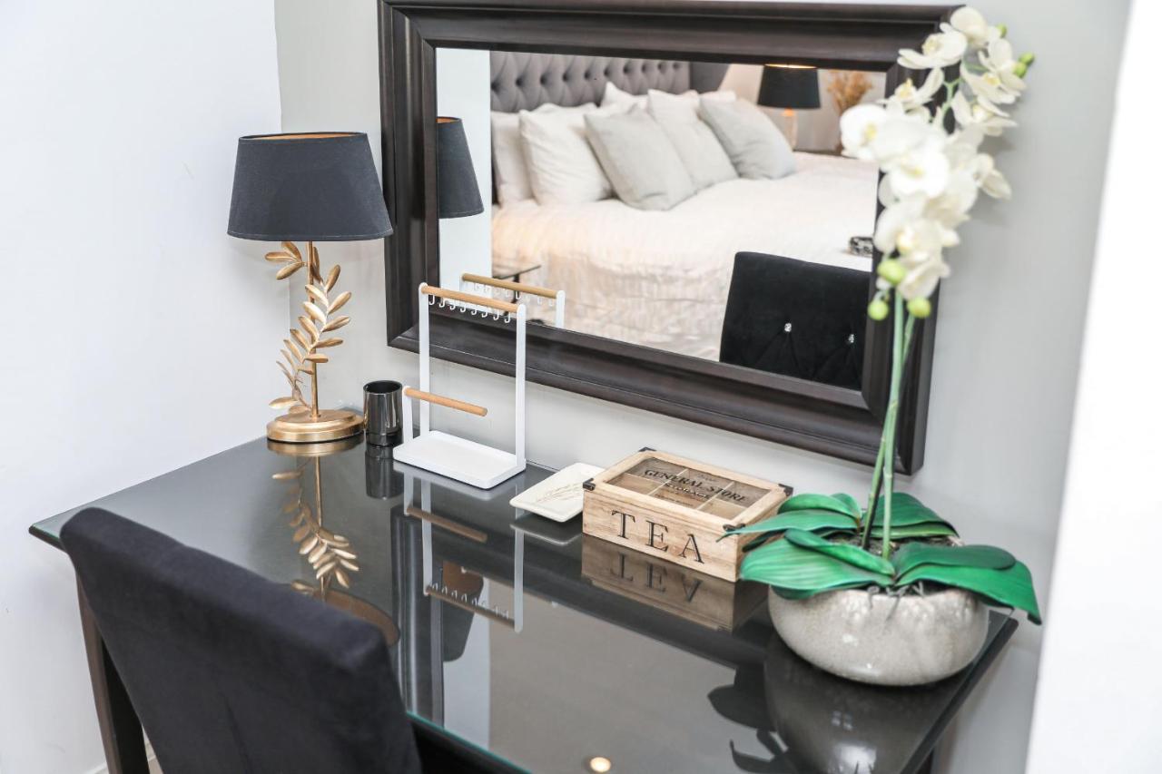 Luxury 3 Bed Royal Mile Apartment Edimburgo Esterno foto